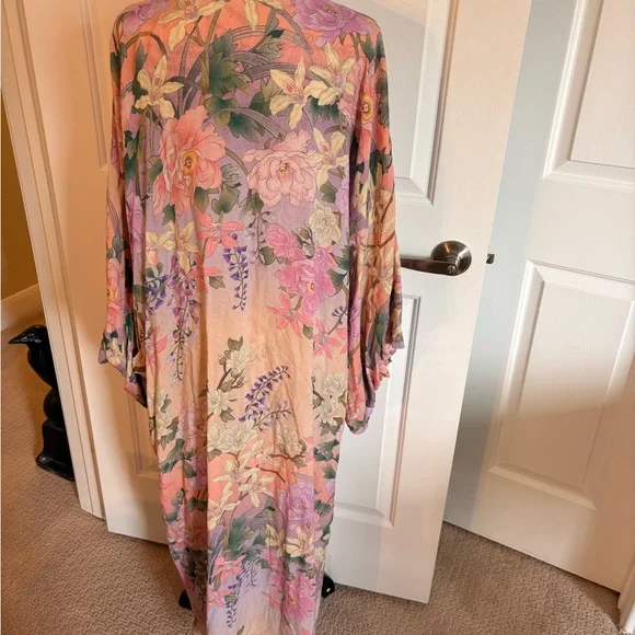 Spell Floral Kimono Open Front M/L EC - Picture 6 of 8
